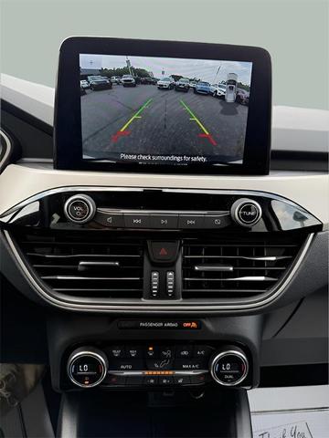 Photo of 2021 Star White Ford Escape