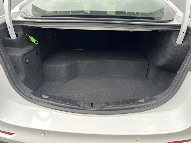 Photo of 2020 Oxford White Ford Fusion Hybrid