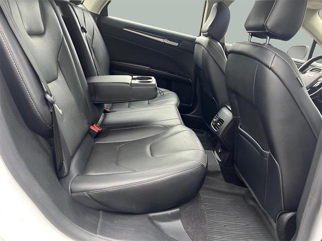 Photo of 2020 Oxford White Ford Fusion Hybrid