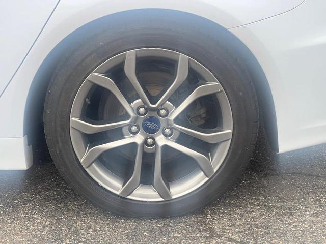 Photo of 2020 Oxford White Ford Fusion Hybrid
