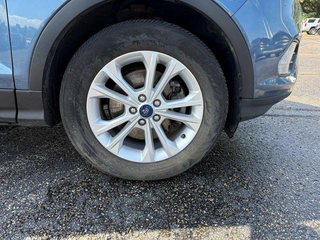 Photo of 2018 Blue Metallic Ford Escape