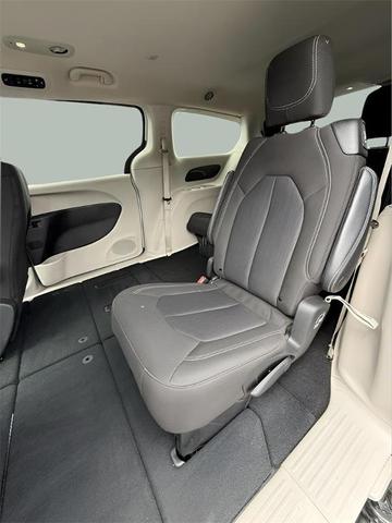 Photo of 2023 Bright White Clearcoat Chrysler Voyager