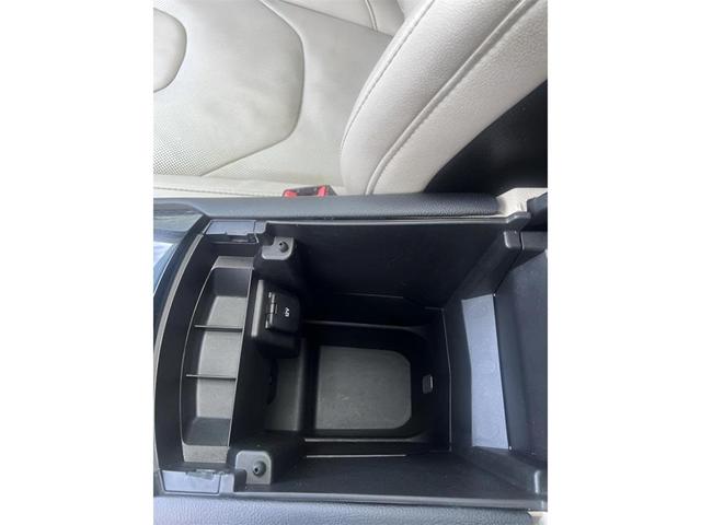 Photo of 2016 Ingot Silver Metallic Ford Edge