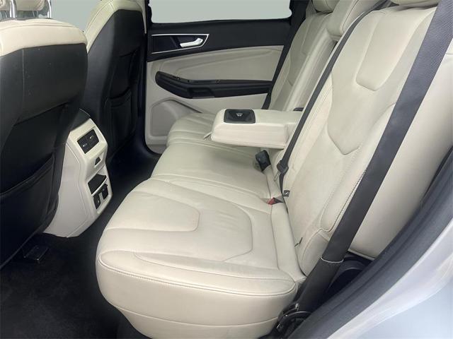Photo of 2016 Ingot Silver Metallic Ford Edge