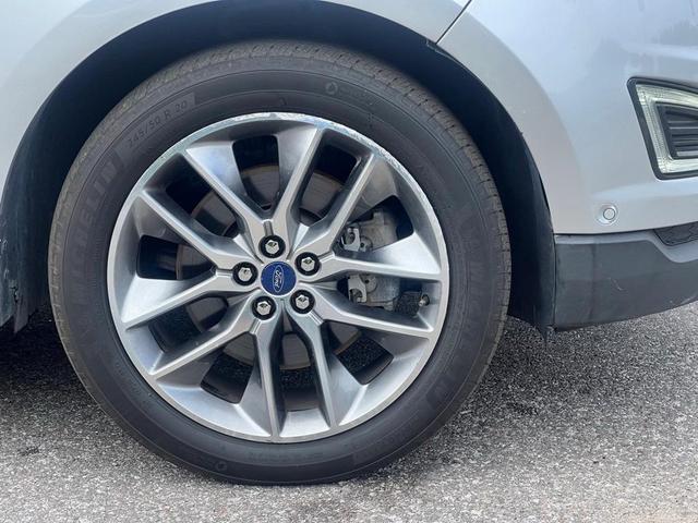 Photo of 2016 Ingot Silver Metallic Ford Edge
