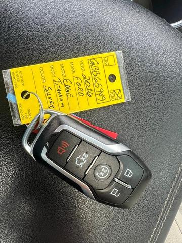 Photo of 2016 Ingot Silver Metallic Ford Edge