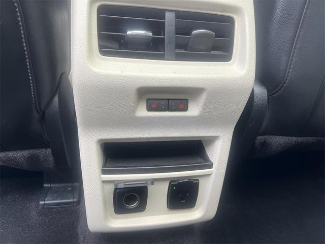Photo of 2016 Ingot Silver Metallic Ford Edge