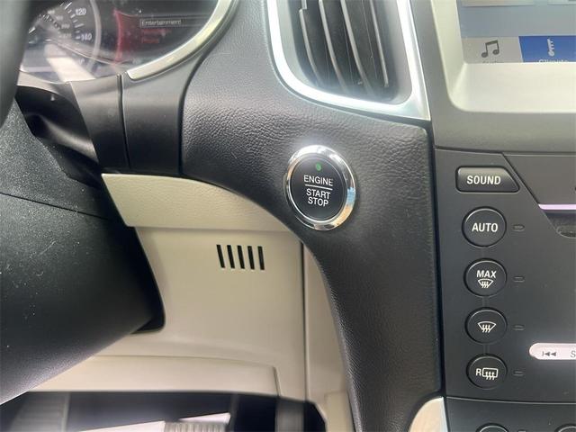 Photo of 2016 Ingot Silver Metallic Ford Edge