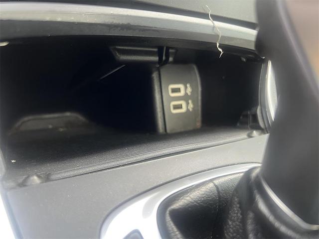 Photo of 2016 Ingot Silver Metallic Ford Edge