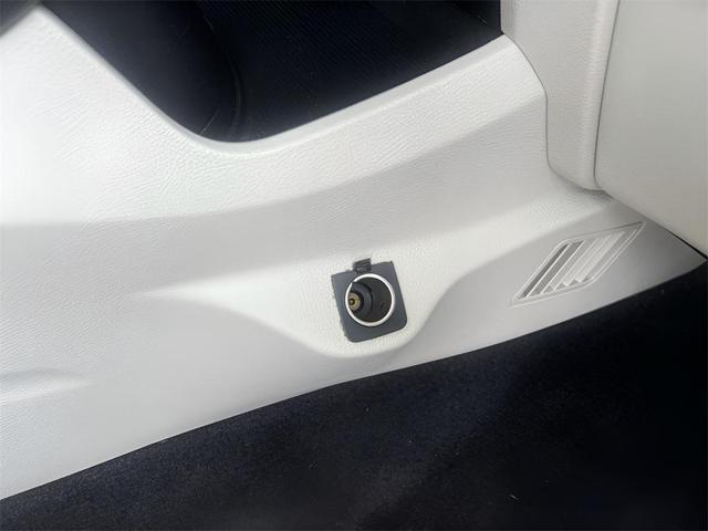 Photo of 2016 Ingot Silver Metallic Ford Edge