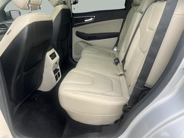 Photo of 2016 Ingot Silver Metallic Ford Edge