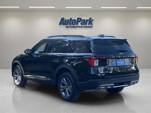 Photo of 2025 Agate Black Metallic Ford Explorer