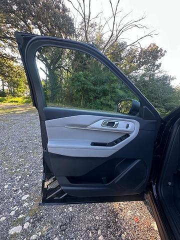 Photo of 2025 Agate Black Metallic Ford Explorer