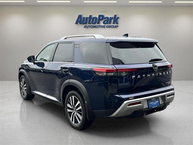 Photo of 2022 Deep Ocean Blue Nissan Pathfinder