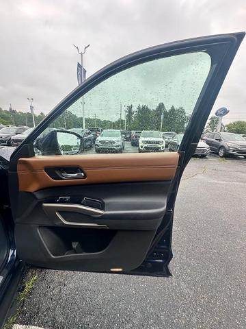 Photo of 2022 Deep Ocean Blue Nissan Pathfinder