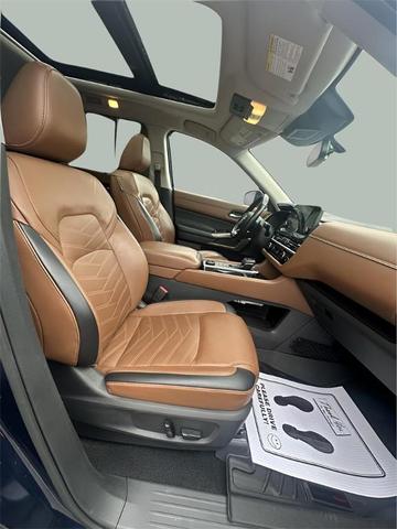 Photo of 2022 Deep Ocean Blue Nissan Pathfinder