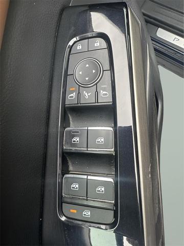 Photo of 2022 Deep Ocean Blue Nissan Pathfinder