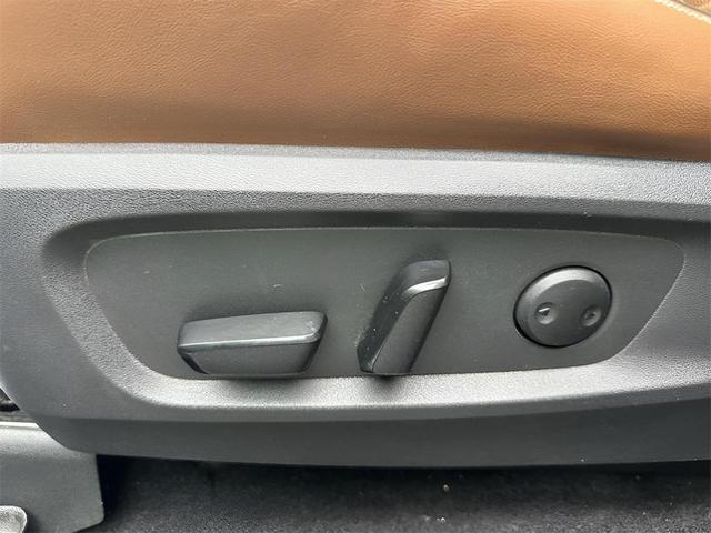 Photo of 2022 Deep Ocean Blue Nissan Pathfinder