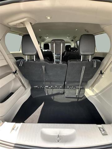 Photo of 2023 Bright White Clearcoat Chrysler Pacifica