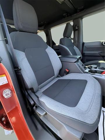 Photo of 2023 Hot Pepper Red Metallic Tinted Clearcoat Ford Bronco