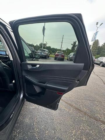 Photo of 2022 Carbonized Gray Metallic Ford Escape