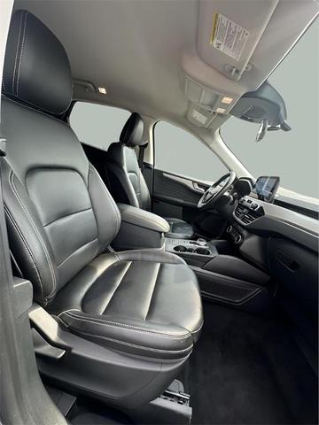 Photo of 2022 Carbonized Gray Metallic Ford Escape