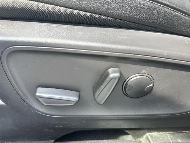 Photo of 2022 Carbonized Gray Metallic Ford Escape