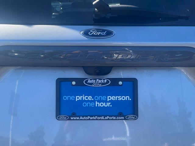 Photo of 2022 Iconic Silver Metallic Ford Explorer