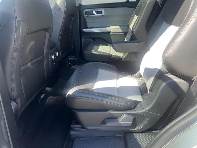 Photo of 2022 Iconic Silver Metallic Ford Explorer