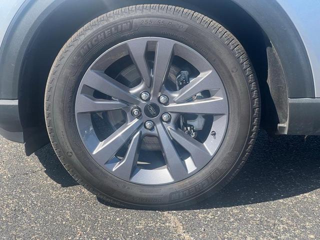 Photo of 2022 Iconic Silver Metallic Ford Explorer