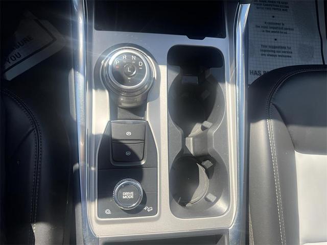 Photo of 2022 Iconic Silver Metallic Ford Explorer