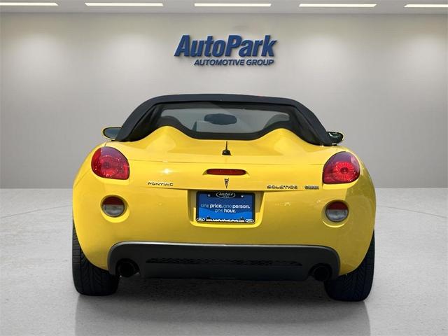Photo of 2007 Yellow Pontiac Solstice