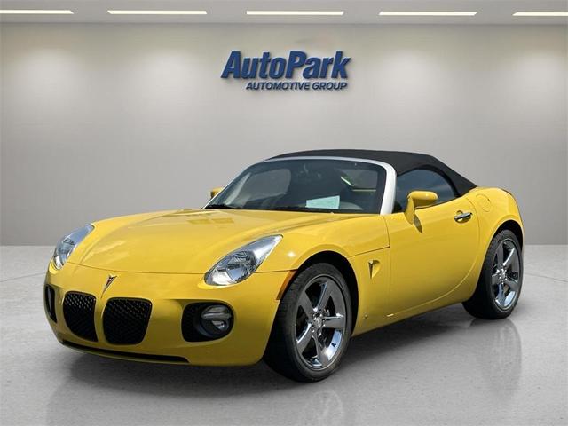 Photo of 2007 Yellow Pontiac Solstice