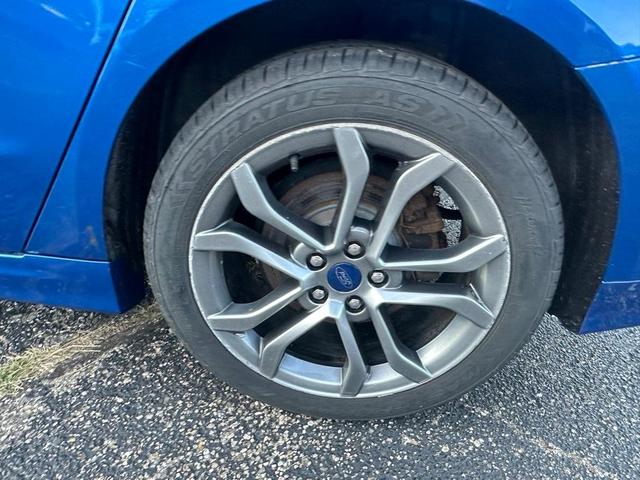 Photo of 2017 Lightning Blue Ford Fusion