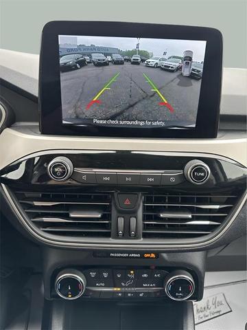 Photo of 2022 Star White Ford Escape