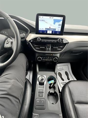 Photo of 2022 Star White Ford Escape