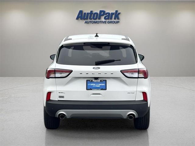 Photo of 2022 Star White Ford Escape