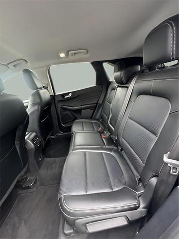 Photo of 2022 Star White Ford Escape