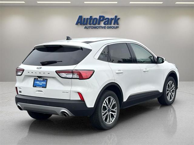 Photo of 2022 Star White Ford Escape