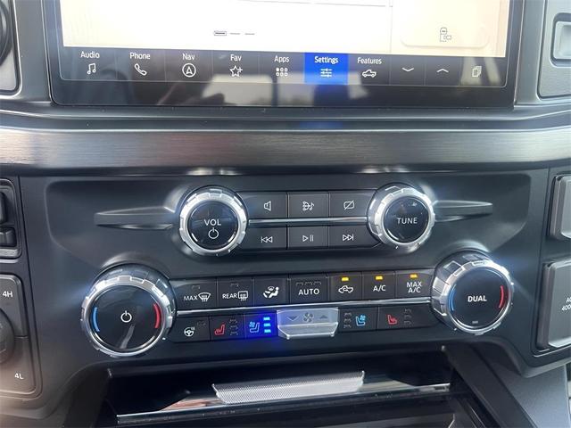 Photo of 2023 Oxford White Ford F-250