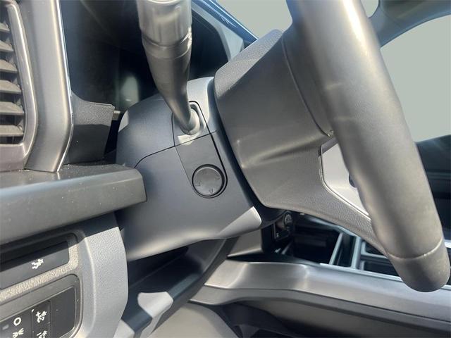 Photo of 2023 Oxford White Ford F-250