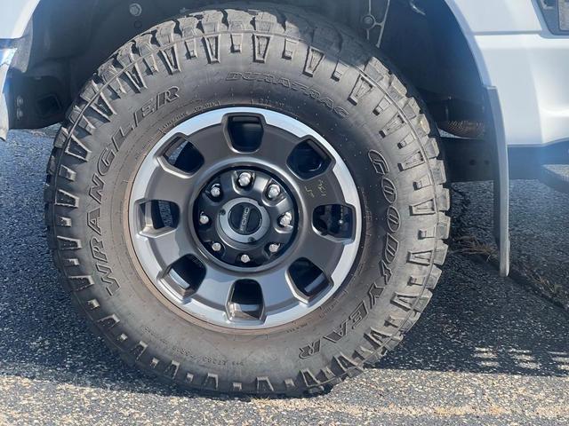 Photo of 2023 Oxford White Ford F-250