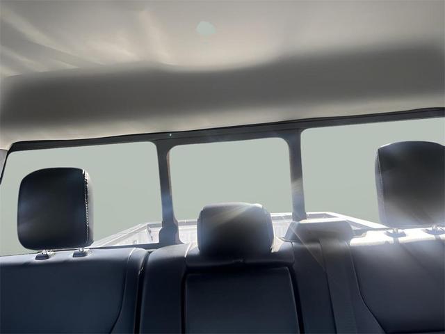 Photo of 2023 Oxford White Ford F-250