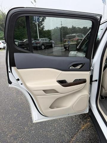 Photo of 2021 White Frost Tri-Coat GMC Acadia