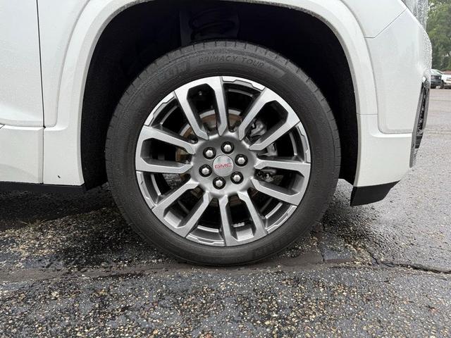Photo of 2021 White Frost Tri-Coat GMC Acadia