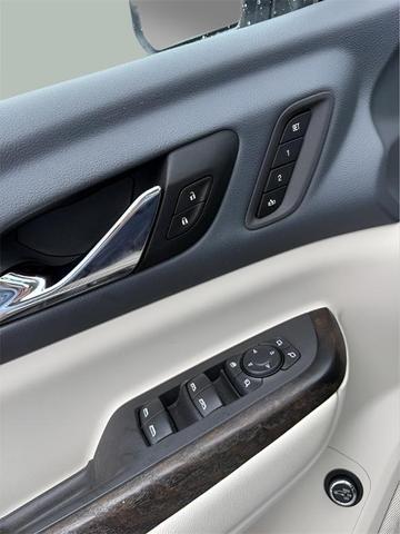 Photo of 2021 White Frost Tri-Coat GMC Acadia