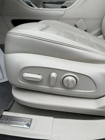 Photo of 2021 White Frost Tri-Coat GMC Acadia