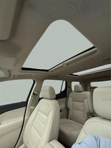 Photo of 2021 White Frost Tri-Coat GMC Acadia