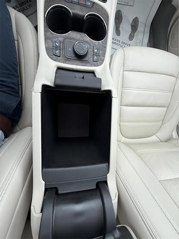 Photo of 2021 White Frost Tri-Coat GMC Acadia