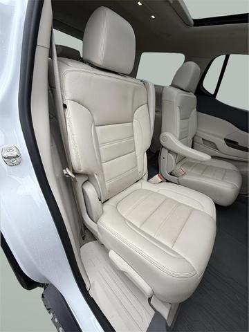 Photo of 2021 White Frost Tri-Coat GMC Acadia